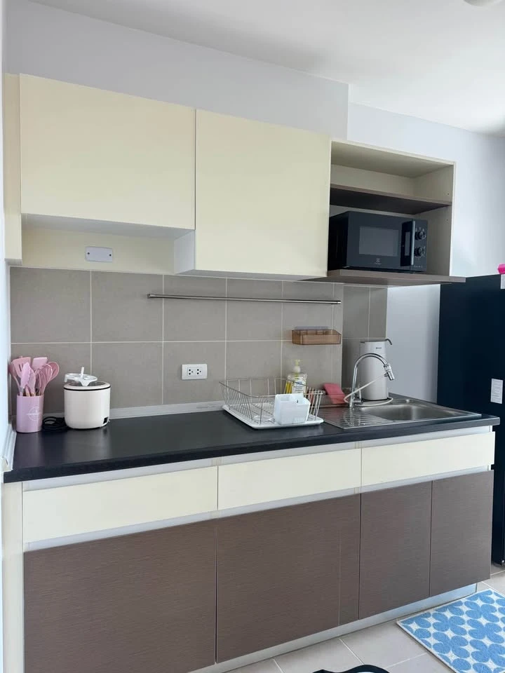 For rent Supalai Vista, Pak Kret Intersection, 2 bedrooms, decorated in a very stylish style, view of the swimming pool and train, very worth booking.