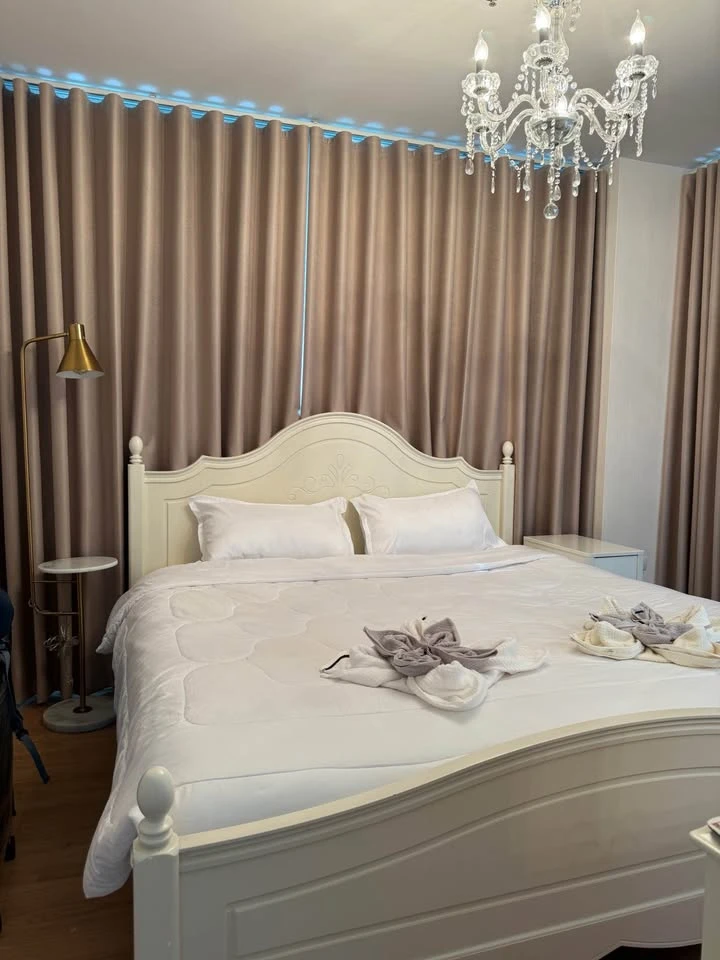 For rent Supalai Vista, Pak Kret Intersection, 2 bedrooms, decorated in a very stylish style, view of the swimming pool and train, very worth booking.