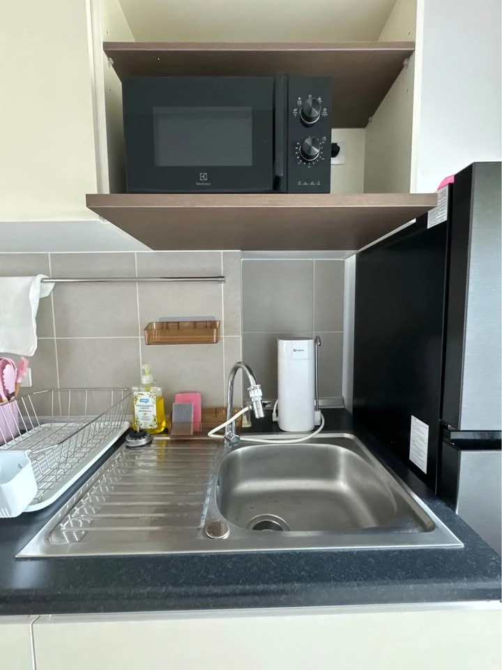 For rent Supalai Vista, Pak Kret Intersection, 2 bedrooms, decorated in a very stylish style, view of the swimming pool and train, very worth booking.