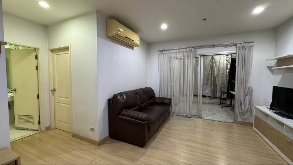 For rent: Centric Scene Ratchavipa, ready to move in, usable space, great price, hurry and come see today.