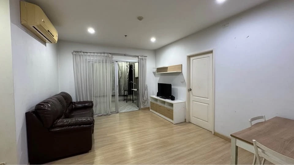 For rent: Centric Scene Ratchavipa, ready to move in, usable space, great price, hurry and come see today.