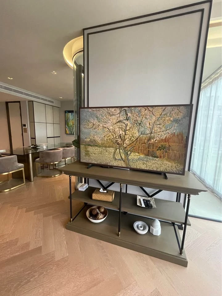 For rent: The Reserve 61 Hideaway, room ready to move in. Wide with usable space Good furniture, reserve now.