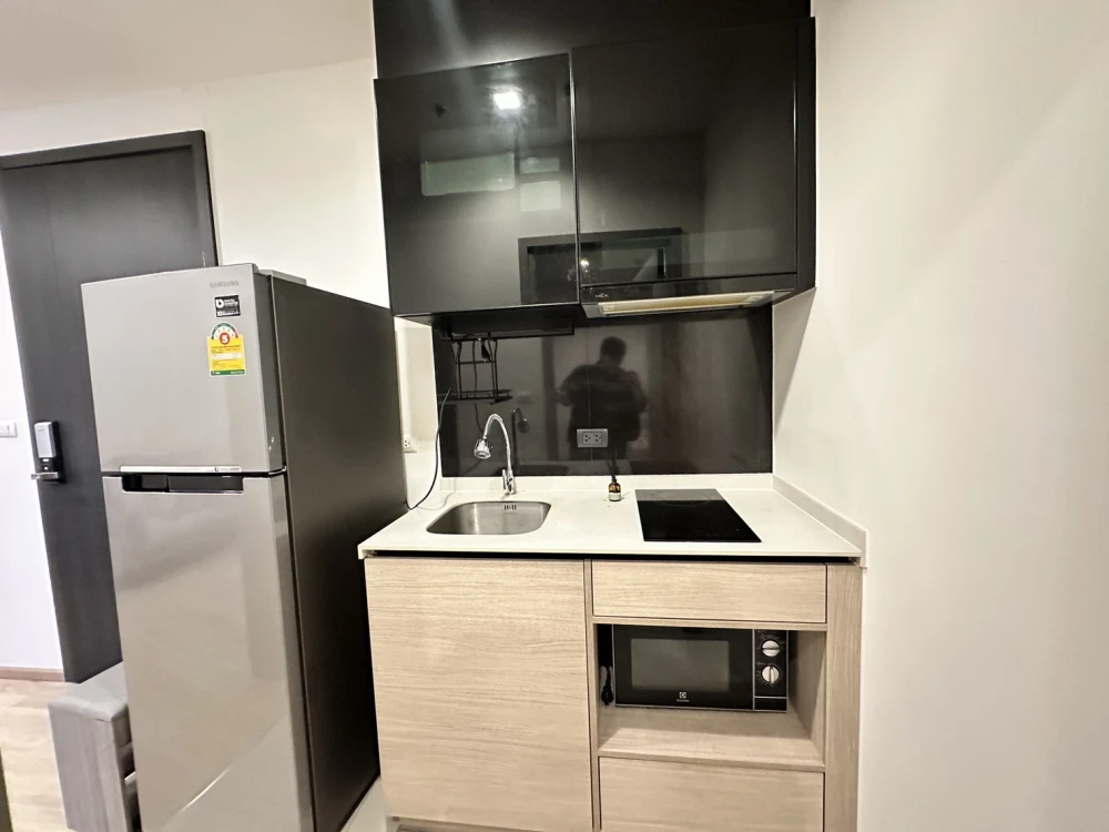 Rent!! THE BASE GARDEN-Rama 9, rooms on a prime location, business district, near Airport Link Ramkhamhaeng. Hurry up to reserve.