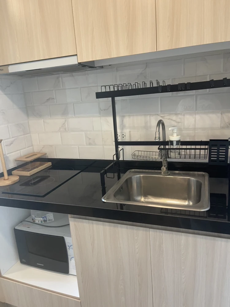 For rent: The Light New York, simple decorated room. Complete set of electrical appliances You can just come in and stay.