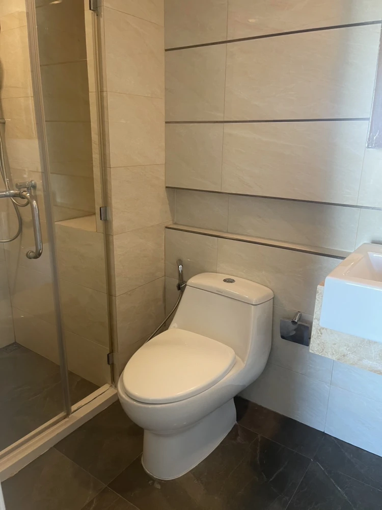 For rent: The Light New York, simple decorated room. Complete set of electrical appliances You can just come in and stay.