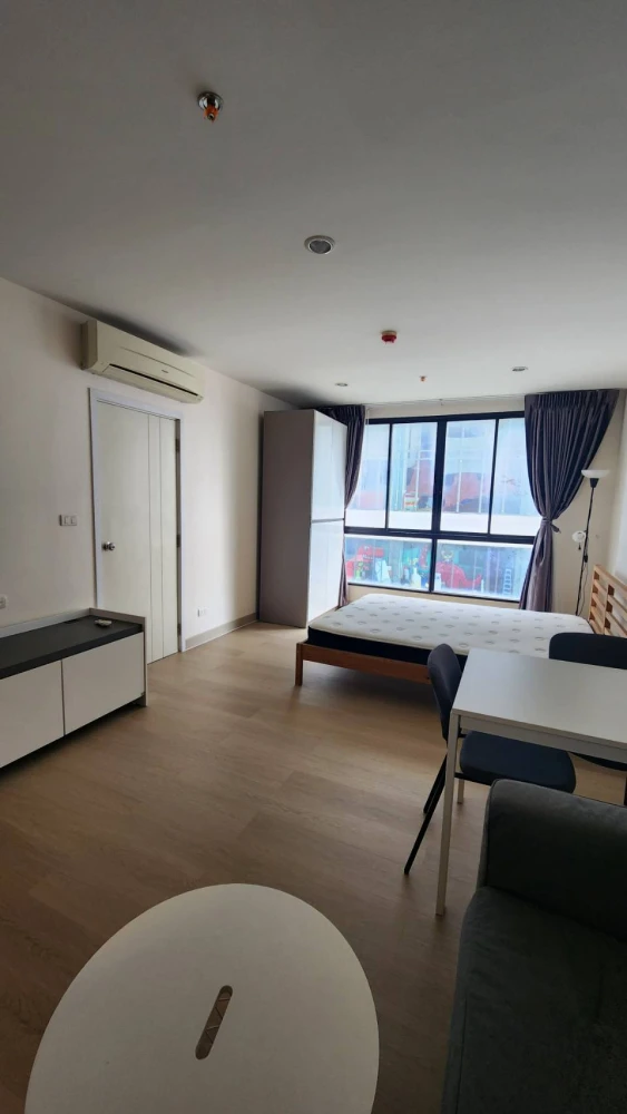 For rent, The Tree Interchange, studio room, 14th floor, high view, friendly price, do not book, you will regret it later.