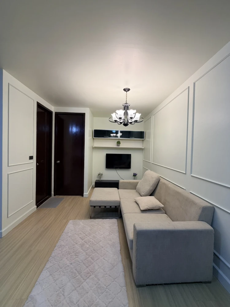 For rent, The Parkland Srinakarin, room decorated with bright walls. Complete set of furniture Good like this, don't miss it.
