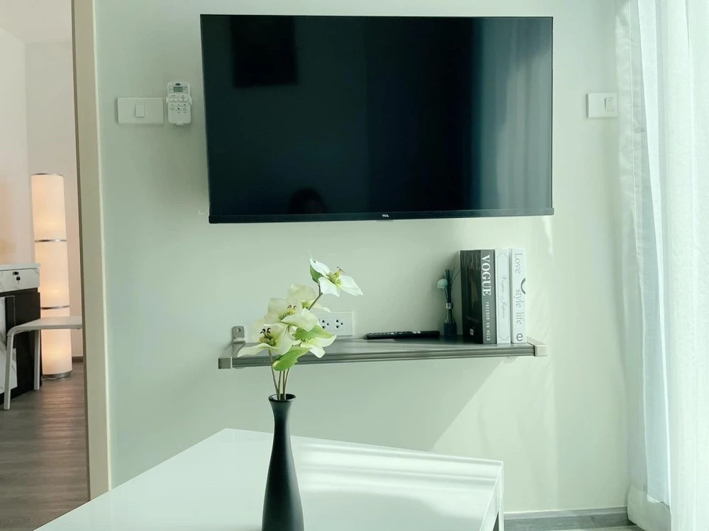 For rent: Rich Park Triple Station, high floor, white room, comfortable to the eye, beautifully decorated, fully furnished, book now.