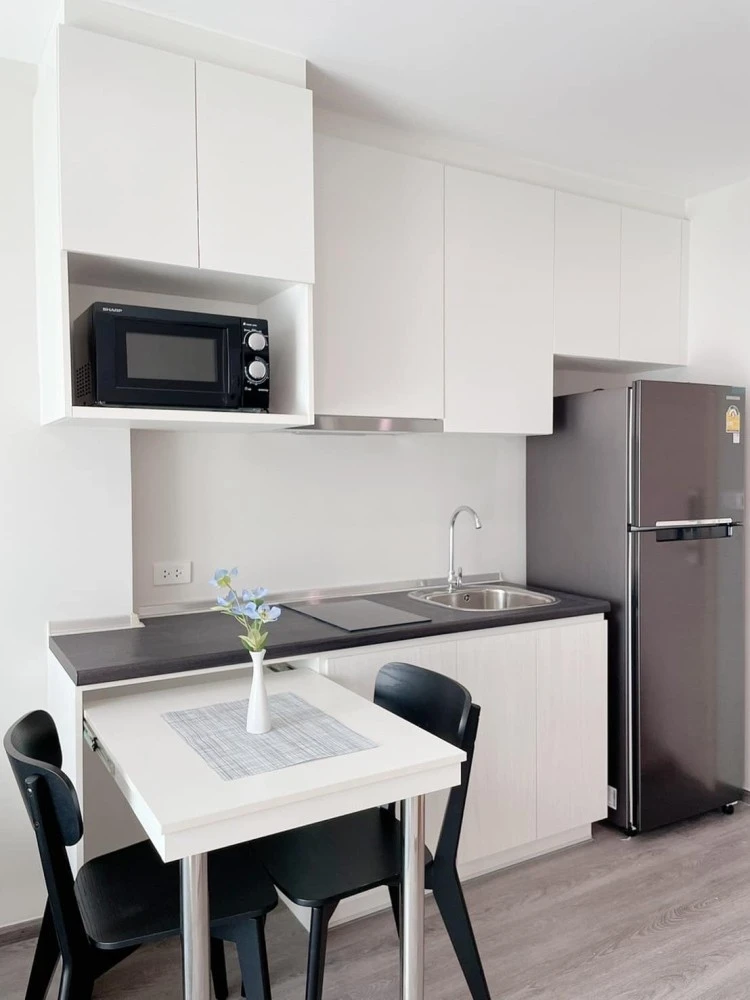 For rent: Rich Park Triple Station, high floor, white room, comfortable to the eye, beautifully decorated, fully furnished, book now.