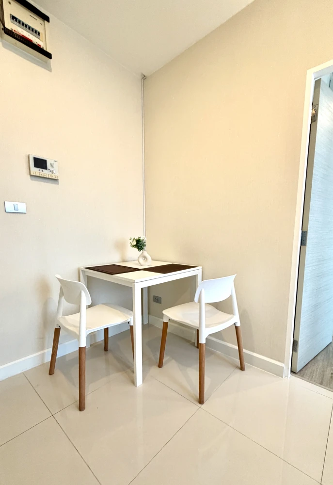 For rent The Rich Rama 9 - Srinakarin, 1 bedroom (front building), fully furnished, ready to move in. Reserve now!