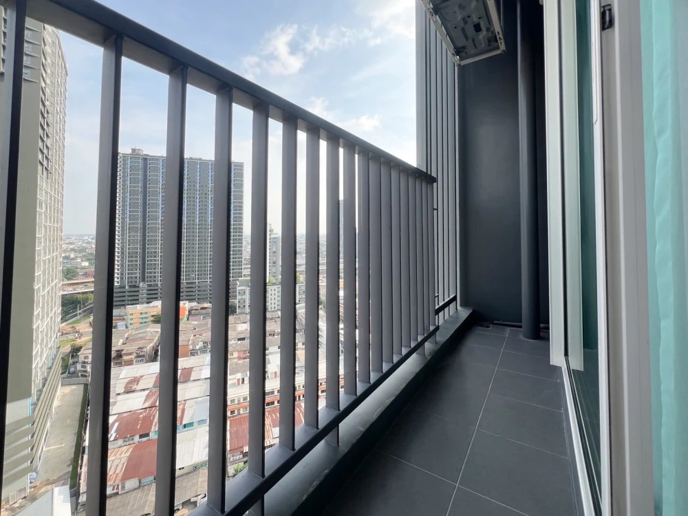 For rent: Metro Sky Wutthakat, 19th floor, good view, minimalist decoration, very minimalist. Minimalists can't miss it. Book now.