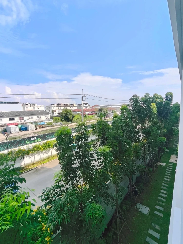 For rent: Sena Kit Theparak - Bang Bo Phase 1, ready to move in, fully furnished, appliances included, just bring your suitcase and move in.