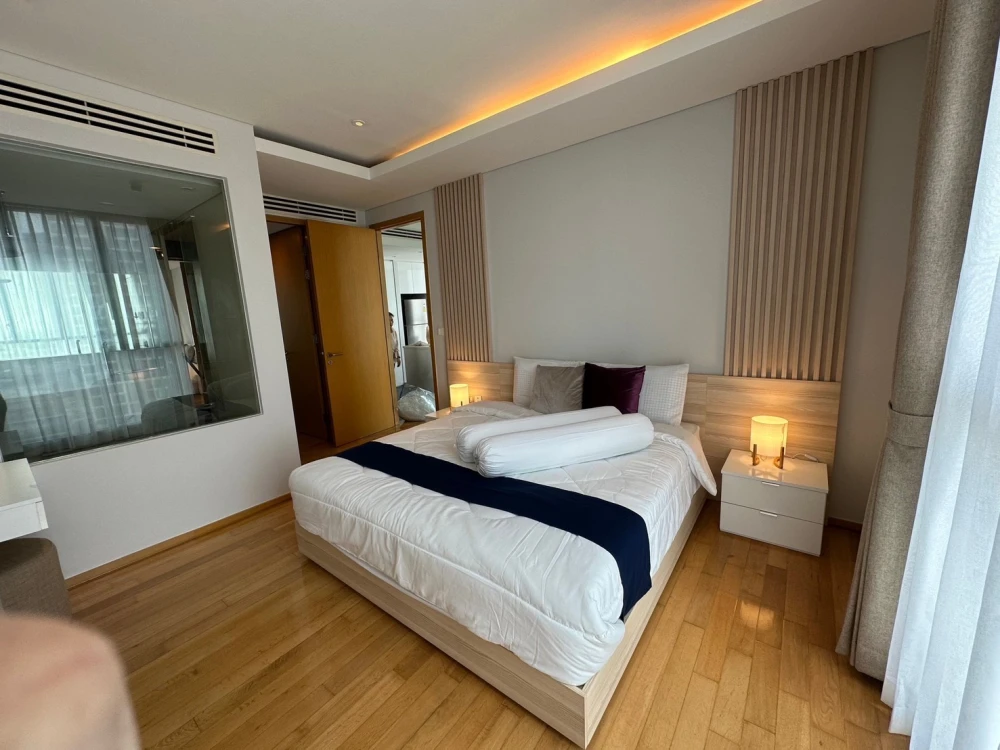 For rent, Aqua Sukhumvit 49, nice room, full built-in, great view, great price, book and you won't be disappointed.