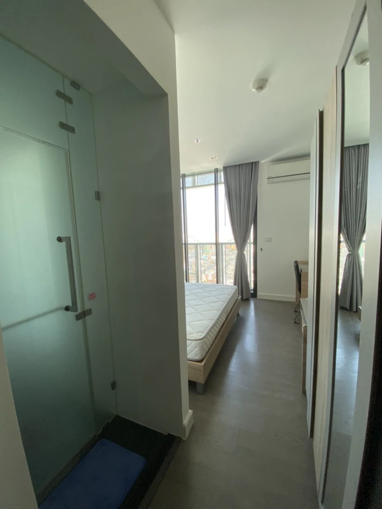 For rent A Space ID Asoke-Ratchada, ID Building, fully furnished, ready to move in and view.