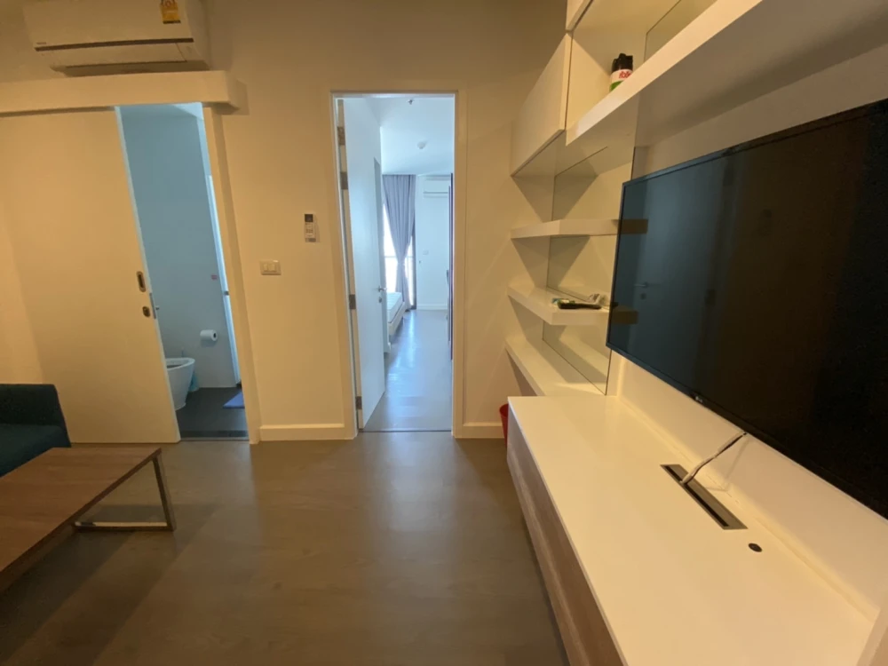 For rent A Space ID Asoke-Ratchada, ID Building, fully furnished, ready to move in and view.