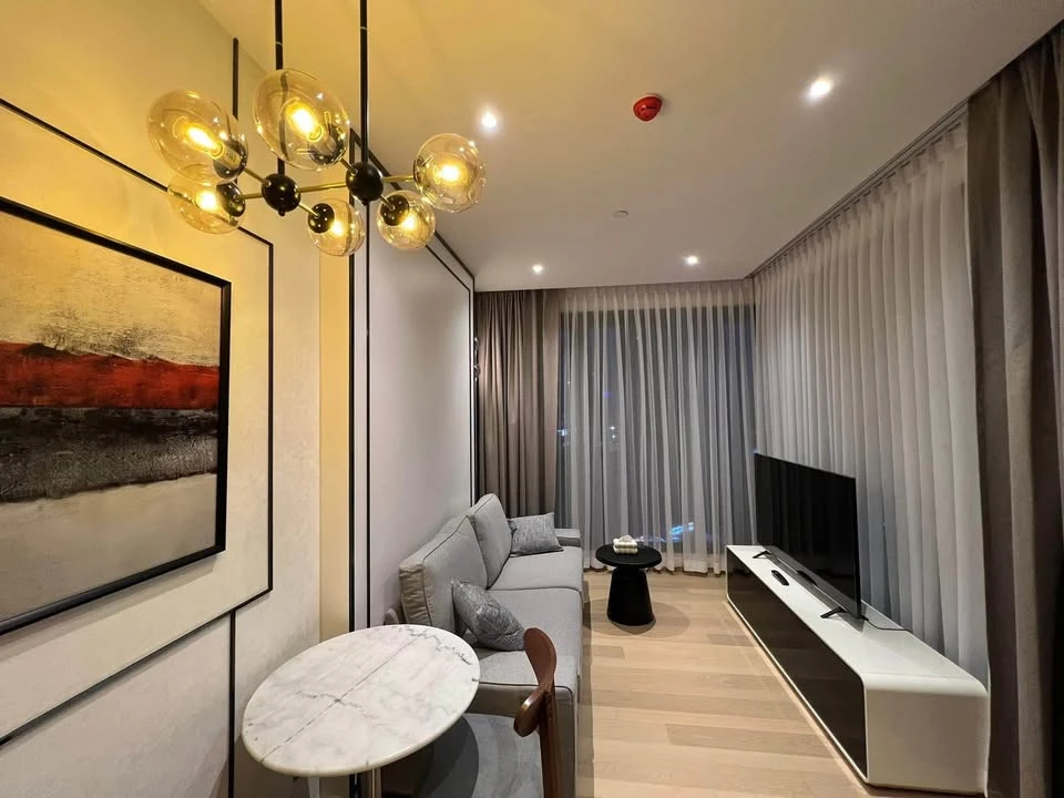 For rent: Ashton Asoke-Rama 9, spacious room, beautifully decorated, well-built-in, you can't miss out on booking.