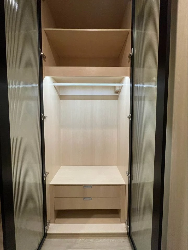 For rent: Noble State 39, high floor, fully furnished. Complete set of electrical appliances, very livable. Not booking is missing out.