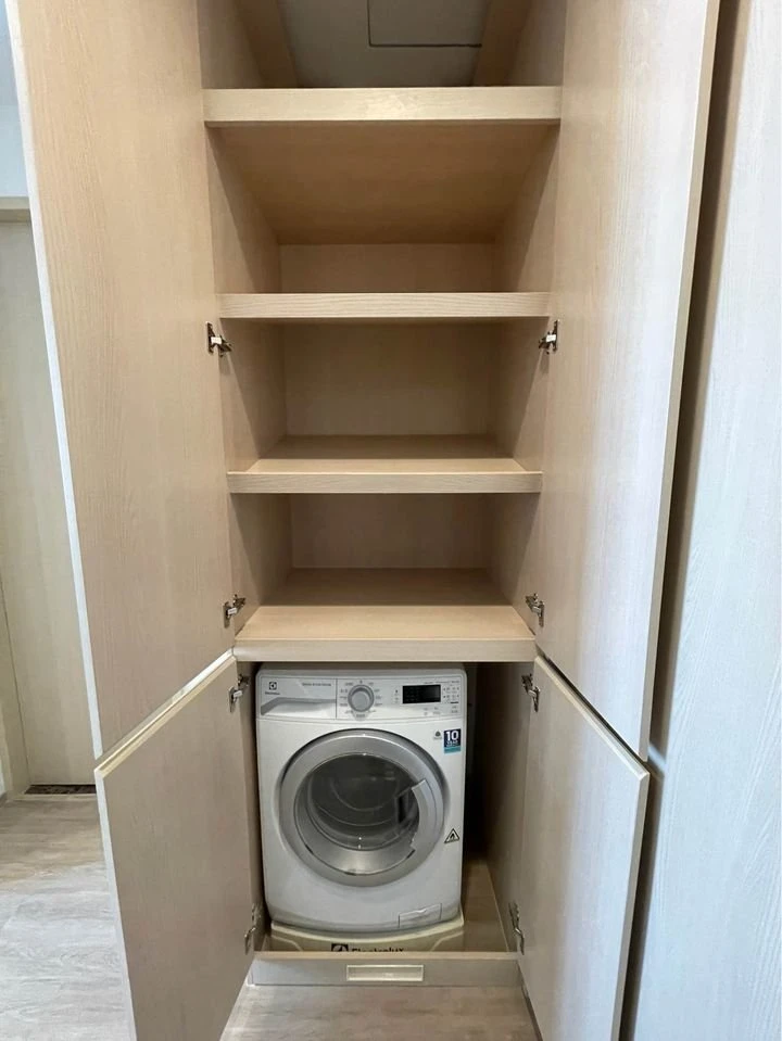 For rent: Noble State 39, high floor, fully furnished. Complete set of electrical appliances, very livable. Not booking is missing out.