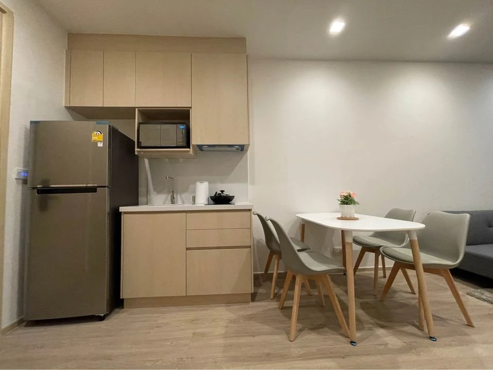 For rent: Noble State 39, high floor, fully furnished. Complete set of electrical appliances, very livable. Not booking is missing out.