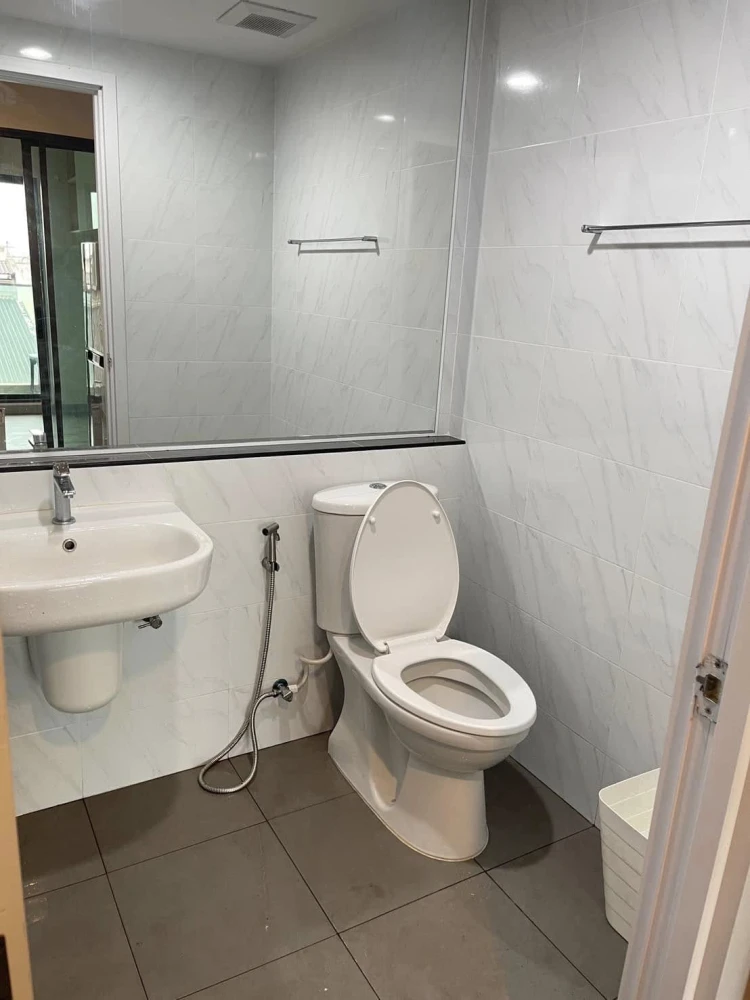 For rent: Polis Condo Suk Sawat 64, ready to move in, complete facilities, good price, book now.
