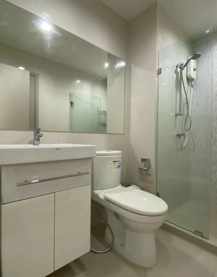 For rent: Life Condo Sukhumvit 48, corner room with privacy, full facilities, hurry and reserve now, don't miss out!