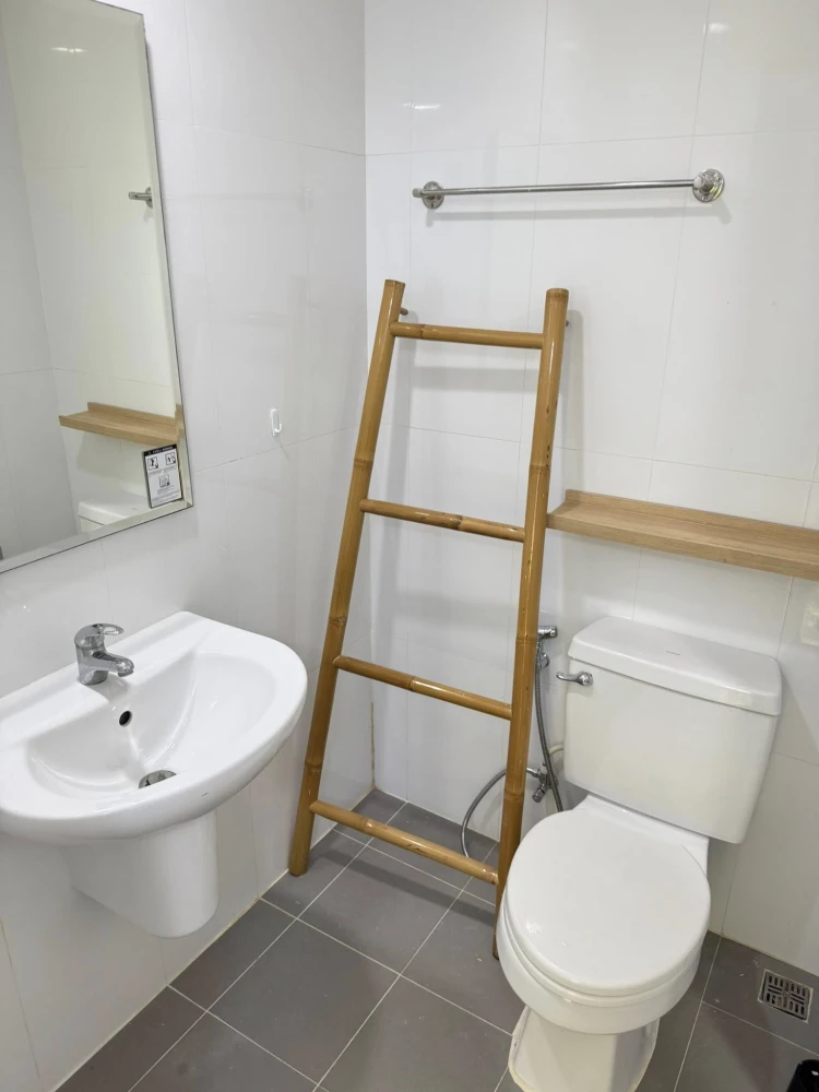 For rent: Icondo Salaya Phase 2, beautifully decorated room, white tone, comfortable to the eye, affordable price, must hurry to reserve.
