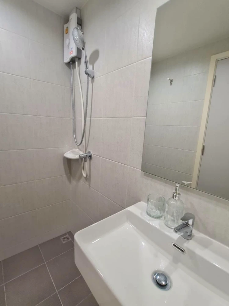 For rent: iCondo Active Phatthanakan. Move-in ready unit with full amenities. Great price—book now before it’s gone!
