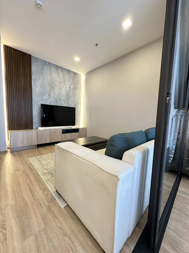 Condo for rent – ​​XT Phayathai. Ready to move in, spacious living area, amazing price. Book now, don't miss out!