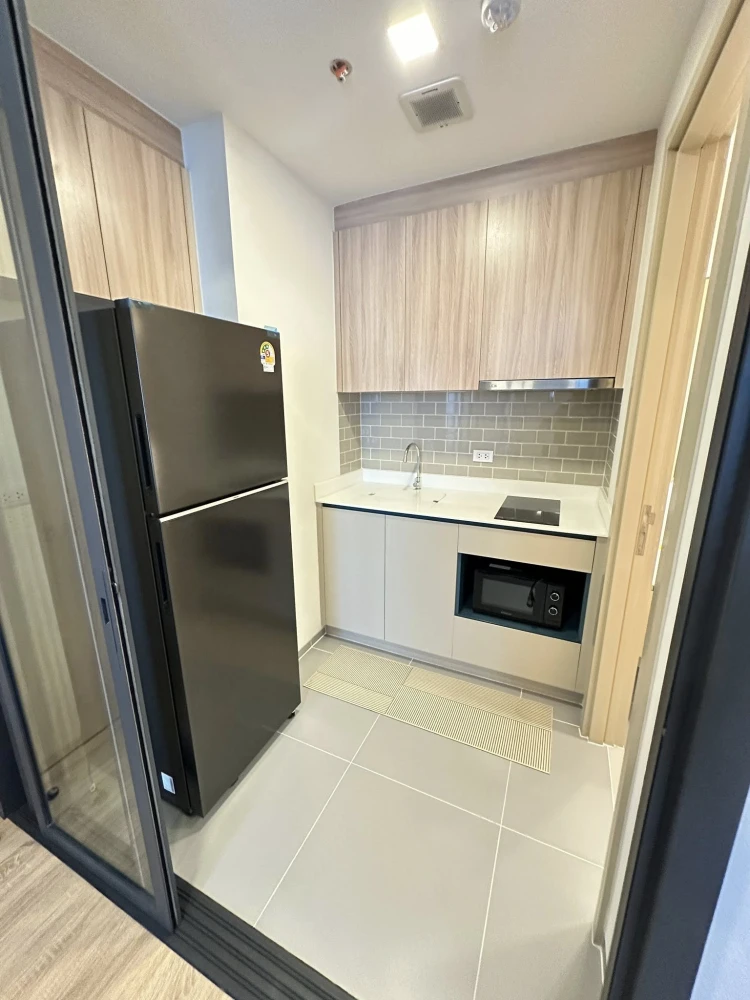 Condo for rent – ​​XT Phayathai. Ready to move in, spacious living area, amazing price. Book now, don't miss out!