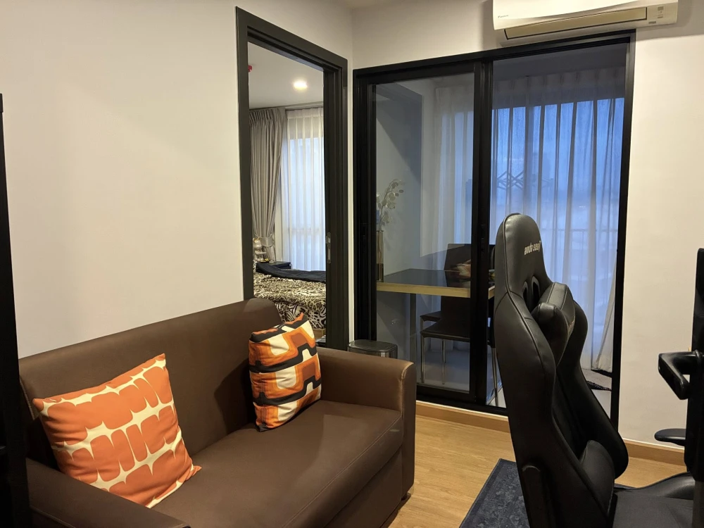 Condo for rent at Asher Ratchada-Huai Khwang. Ready to move in, fully furnished with appliances. Book today! Don't miss out!