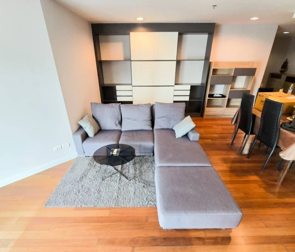 Condo for rent at Belle Grand Rama 9. Large unit, rare find, 26th floor, high floor, unobstructed and beautiful view. Book now!