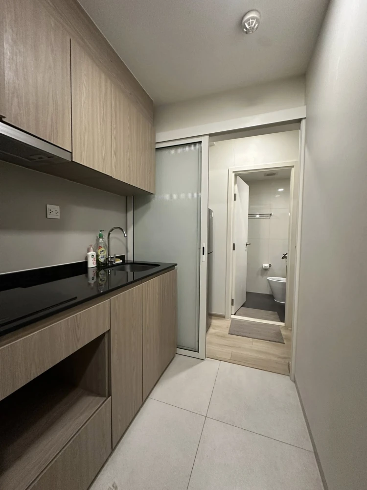 Condo for rent, Chambers On-Nut Station, ready to move in, fully furnished, with appliances. Reserve today, don't delay!
