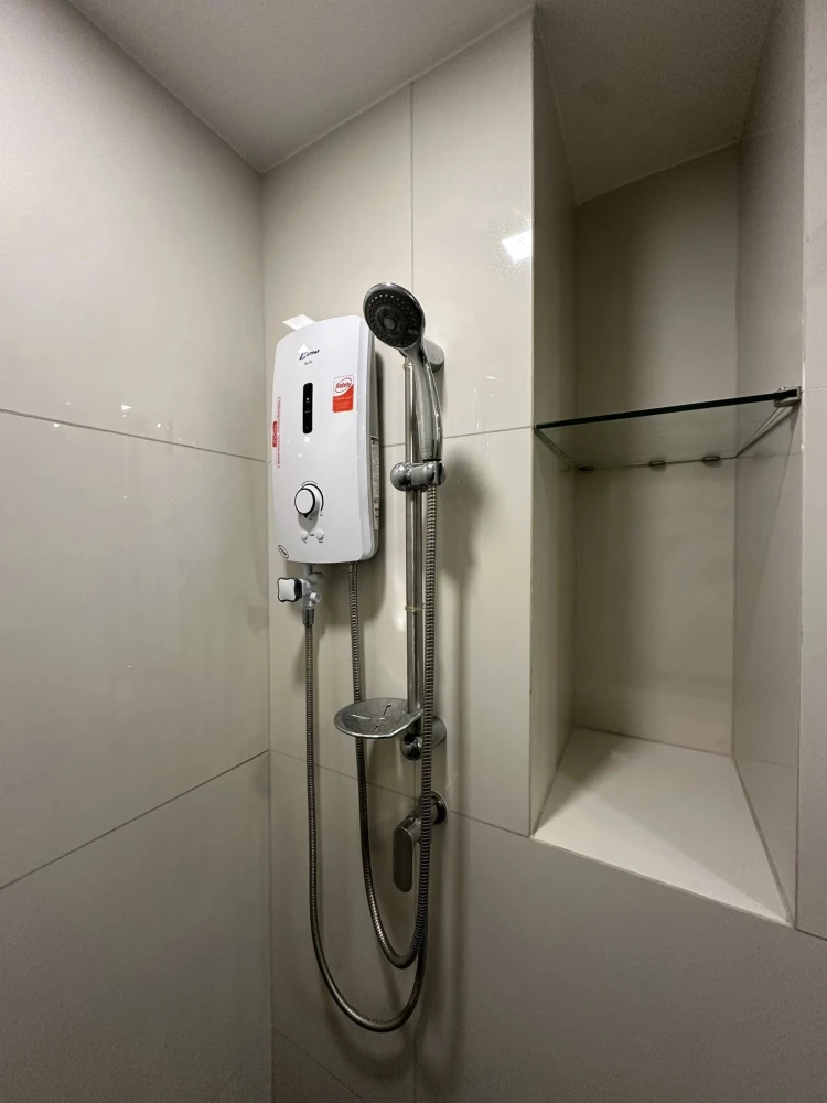 Condo for rent, Chambers On-Nut Station, ready to move in, fully furnished, with appliances. Reserve today, don't delay!