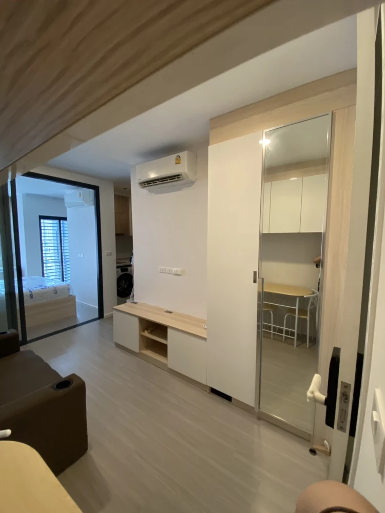 Condo for rent, Denim Jatujak, ready to move in, partitioned into separate areas, great price. Don't miss out!