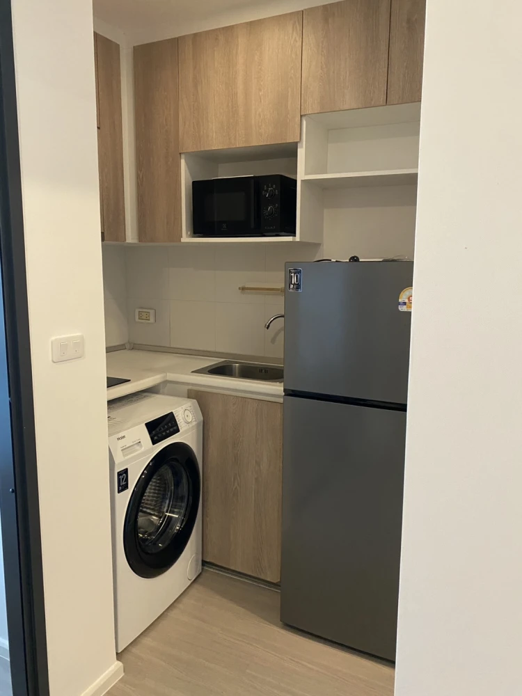 Condo for rent, Denim Jatujak, ready to move in, partitioned into separate areas, great price. Don't miss out!