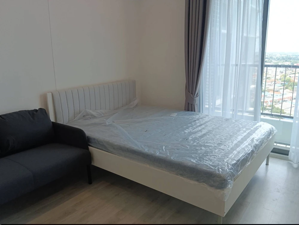 Condo for rent at Ideo Mobi Charan–Interchange, high floor, unobstructed view, ready to move in immediately. Book now, don't miss out! images