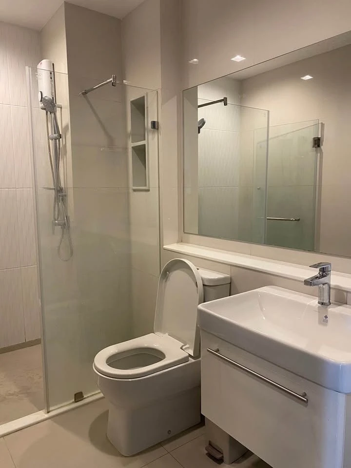 Condo for rent: Life Asoke Hype, room with garage, fully furnished, just bring your belongings and move in.