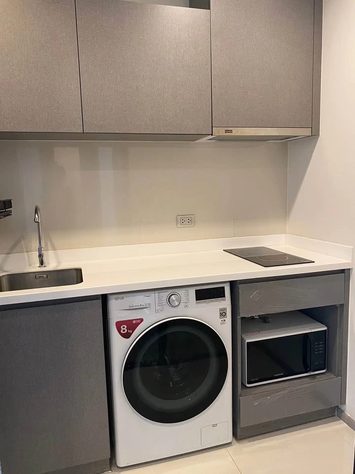 Condo for rent: Life Asoke Hype, room with garage, fully furnished, just bring your belongings and move in.