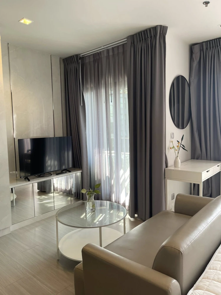 Condo for rent, Life Asoke rama 9, nice decorated room, 22nd floor, city view with complete facilities, book now.
