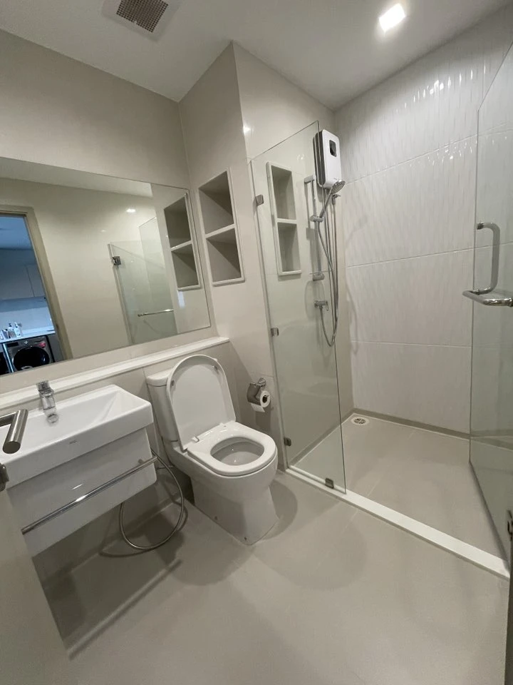 Condo for rent: Life Ladprao. Cozy room with ample living space. Fully equipped with all the amenities. Move in now!
