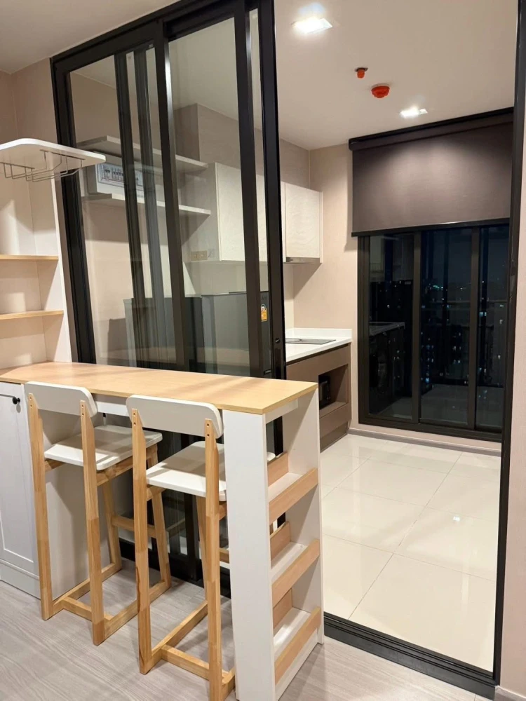 Condo for rent at Life Sathorn Sierra, ready to move in, 33rd floor. High floor with stunning views. Convenient and complete amenities. Book now befor