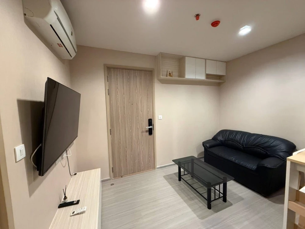 Condo for rent at Life Sathorn Sierra, ready to move in, 33rd floor. High floor with stunning views. Convenient and complete amenities. Book now befor