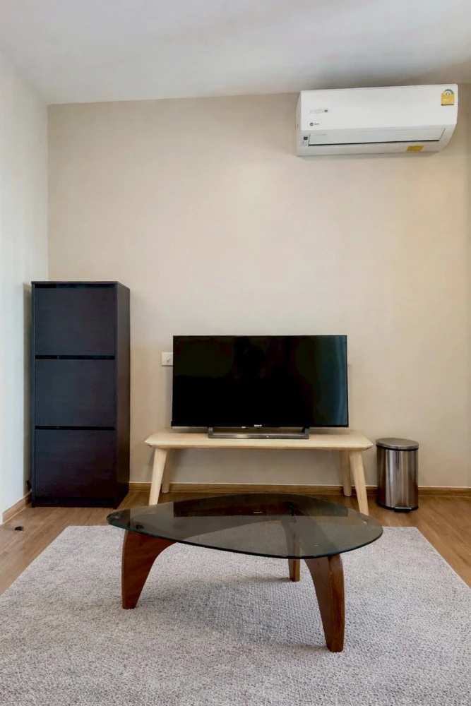 Condo for rent at Metris Rama 9-Ramkhamhaeng. Fully furnished and equipped with appliances. Just bring your suitcase and move in!