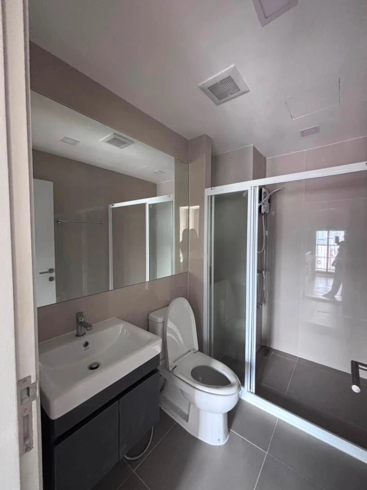 Condo for rent at Modiz Sukhumvit 50, ready to move in. Fully furnished. Affordable price. Book now!