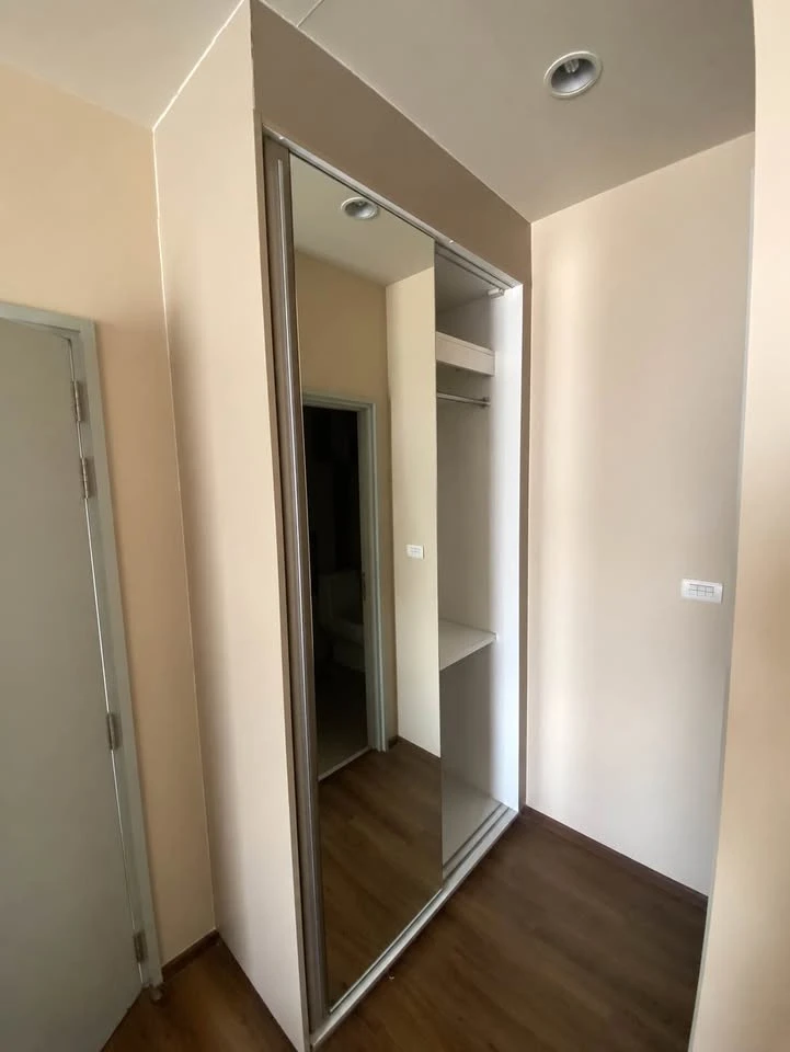 Condo for rent at Onyx Phahonyothin—spacious, with ample living area and complete convenience. Book now—don't miss out!