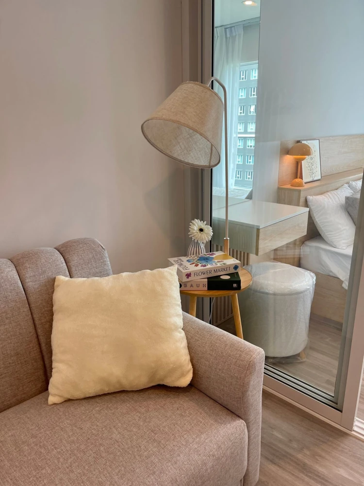 Condo for rent at Regent Home Bangna. Beautifully built-in unit, fully furnished and ready to move in. All appliances included. Just bring your suitca