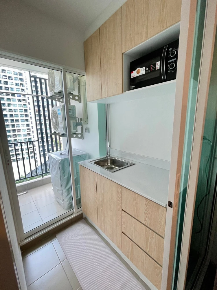 Condo for rent at Regent Home Bangna. Beautifully built-in unit, fully furnished and ready to move in. All appliances included. Just bring your suitca