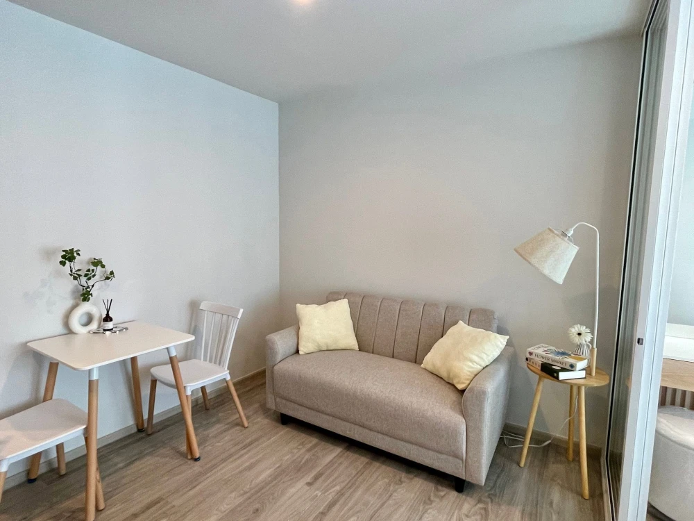 Condo for rent at Regent Home Bangna. Beautifully built-in unit, fully furnished and ready to move in. All appliances included. Just bring your suitca