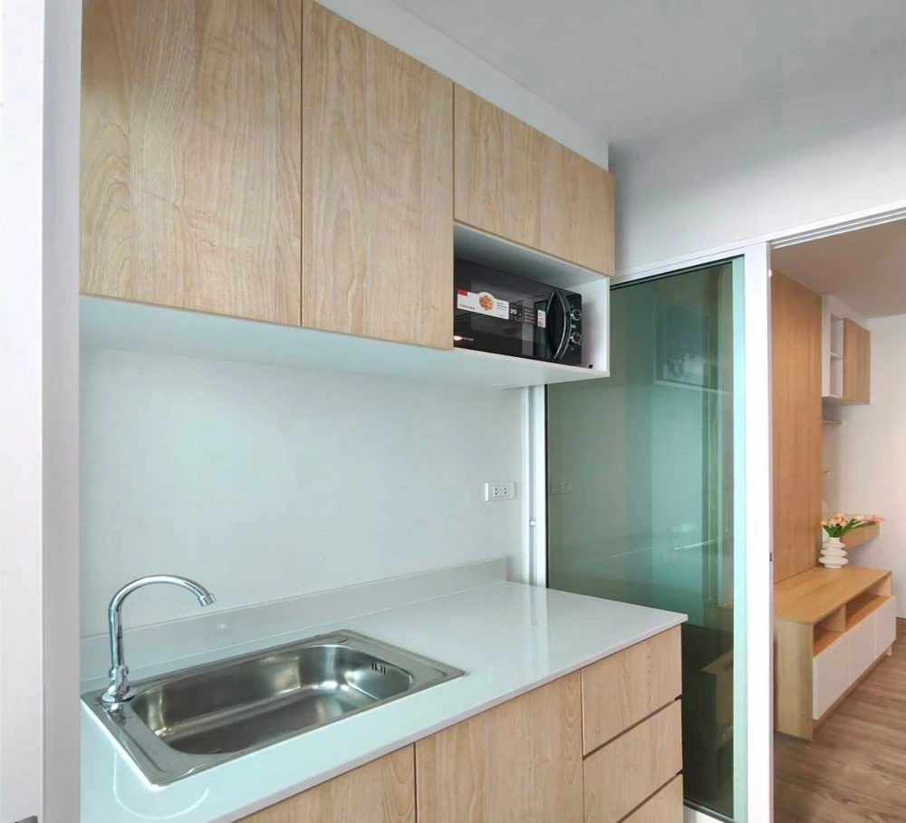 Condo for rent at Regent Home Bangna. Beautifully built-in unit, fully furnished and ready to move in. All appliances included. Just bring your suitca