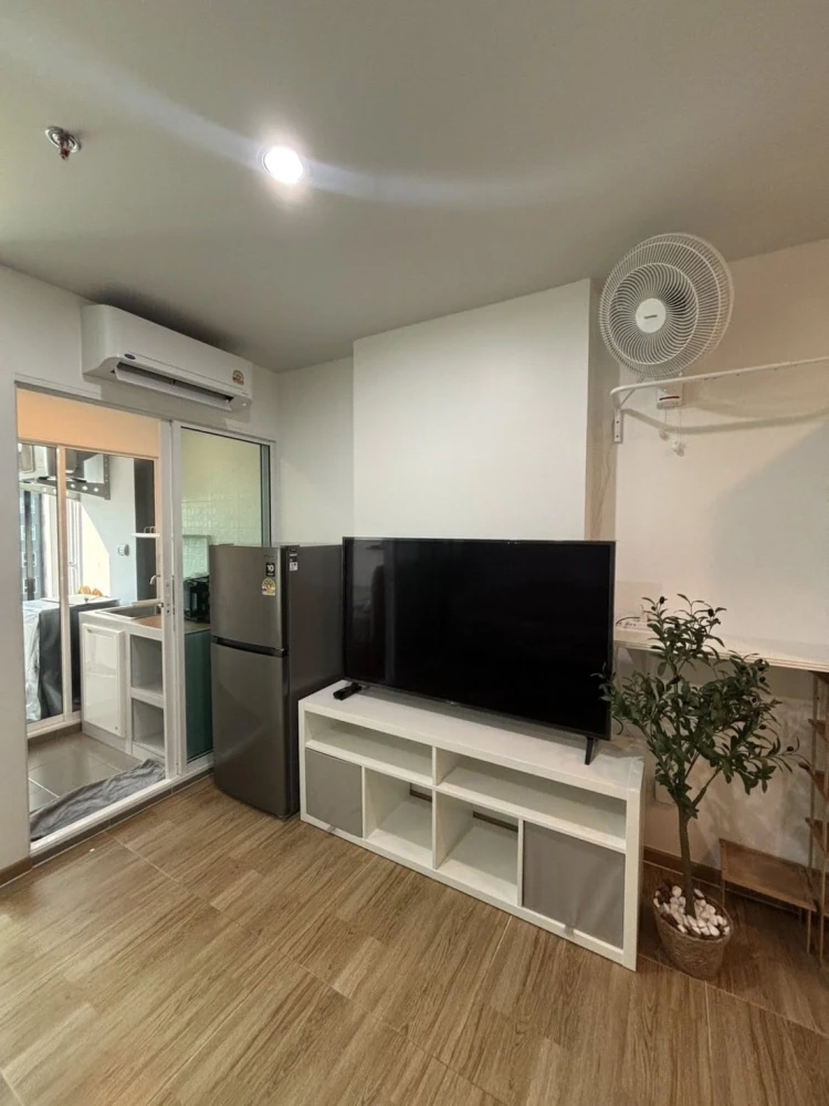 Condo for rent at Regent Home Bangna. Fully furnished and equipped with appliances. Just bring your suitcase and move in!